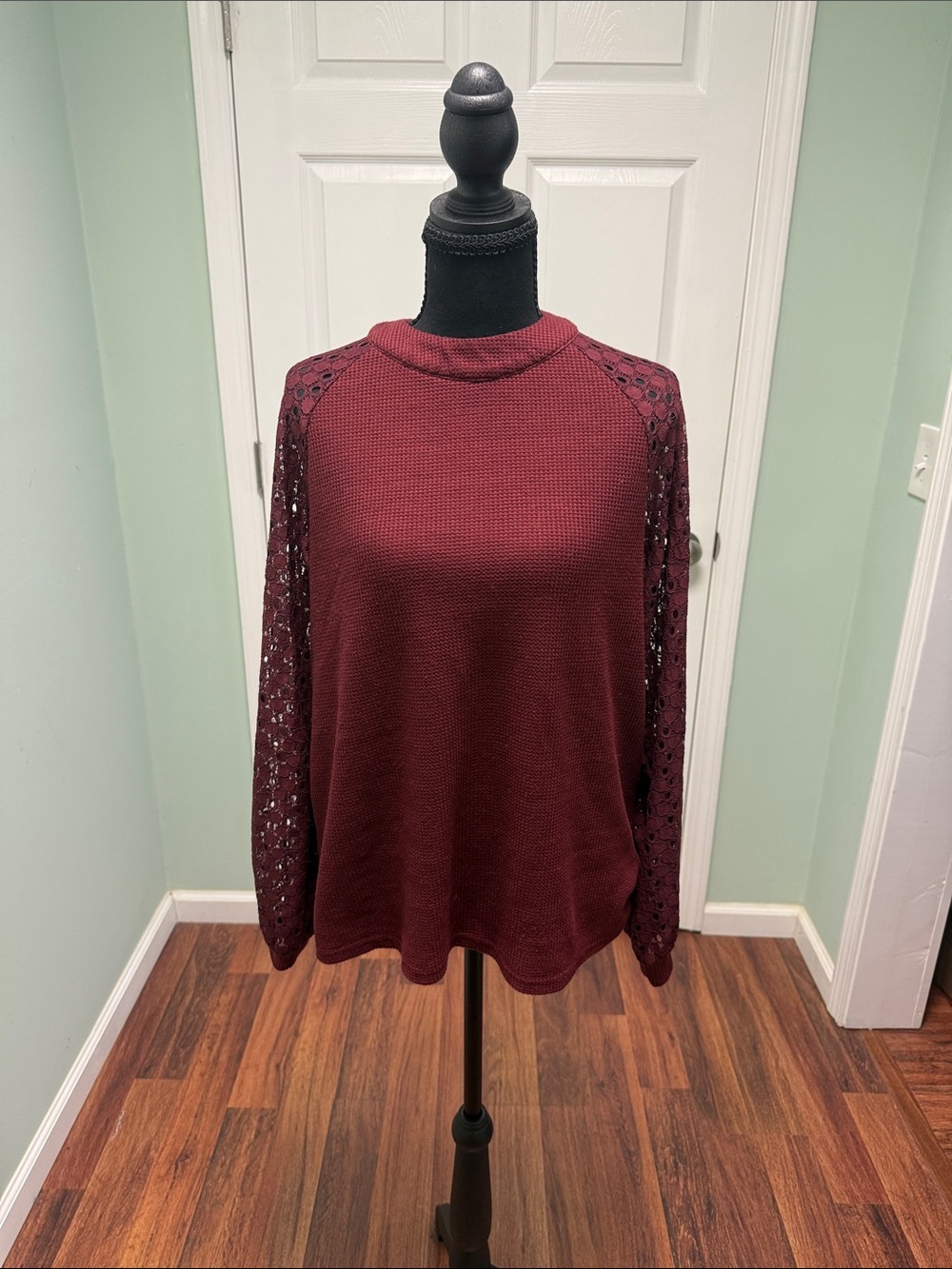 Women’s Lace-Sleeve Knit Pullover - Wine